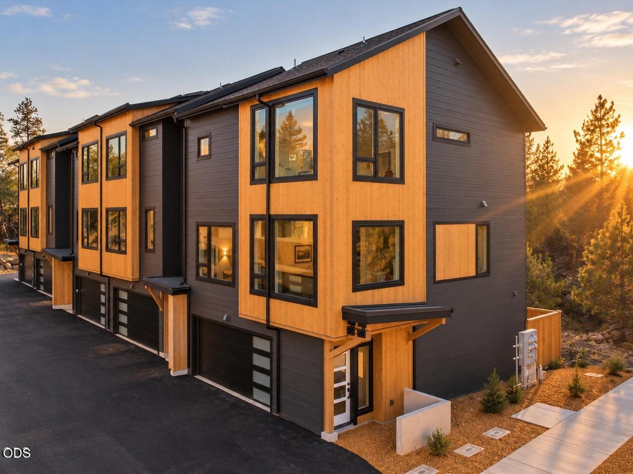 155 NW Copperwood Court