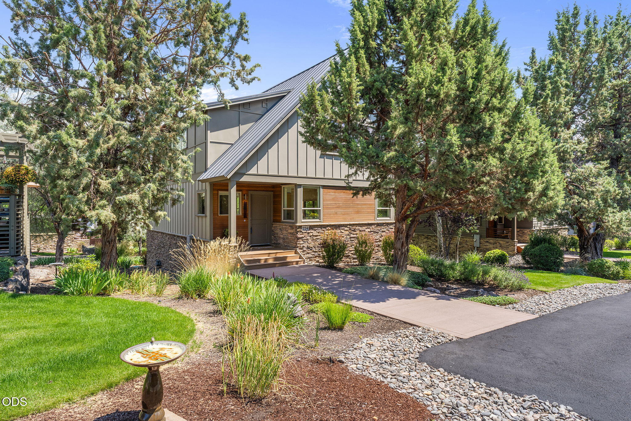 224 Volunteer Park Lane