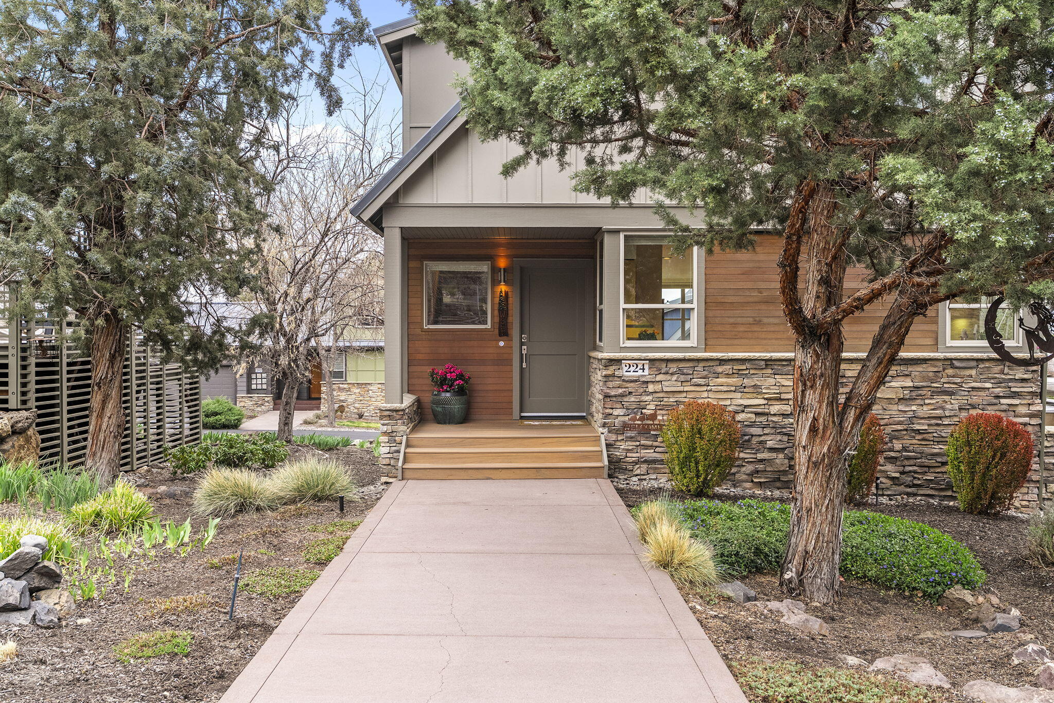 224 Volunteer Park Lane