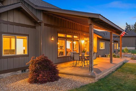 Tiny photo for 6150 NW Kingwood Avenue, Redmond, OR 97756 (MLS # 220214258)