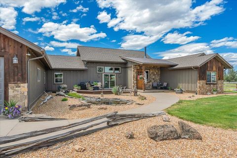 Tiny photo for 6150 NW Kingwood Avenue, Redmond, OR 97756 (MLS # 220214258)