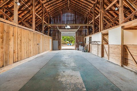 Tiny photo for 6150 NW Kingwood Avenue, Redmond, OR 97756 (MLS # 220214258)