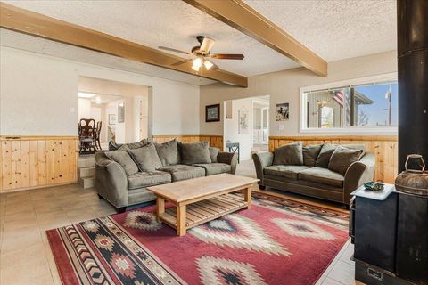 Tiny photo for 6150 NW Kingwood Avenue, Redmond, OR 97756 (MLS # 220214258)