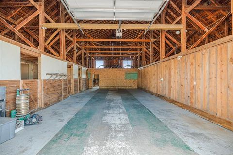 Tiny photo for 6150 NW Kingwood Avenue, Redmond, OR 97756 (MLS # 220214258)