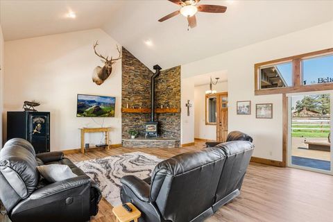 Tiny photo for 6150 NW Kingwood Avenue, Redmond, OR 97756 (MLS # 220214258)