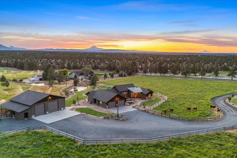 Photo of 6150 NW Kingwood Avenue, Redmond, OR 97756 (MLS # 220214258)