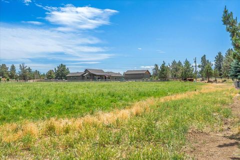 Tiny photo for 6150 NW Kingwood Avenue, Redmond, OR 97756 (MLS # 220214258)