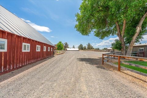 Tiny photo for 6150 NW Kingwood Avenue, Redmond, OR 97756 (MLS # 220214258)