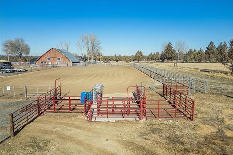 Tiny photo for 6150 NW Kingwood Avenue, Redmond, OR 97756 (MLS # 220214258)