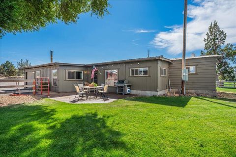 Tiny photo for 6150 NW Kingwood Avenue, Redmond, OR 97756 (MLS # 220214258)