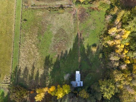 Tiny photo for 1931 Sleepy Hollow Loop, Grants Pass, OR 97527 (MLS # 220214950)