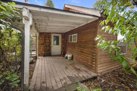 Tiny photo for 1931 Sleepy Hollow Loop, Grants Pass, OR 97527 (MLS # 220214950)