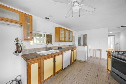 Tiny photo for 1931 Sleepy Hollow Loop, Grants Pass, OR 97527 (MLS # 220214950)