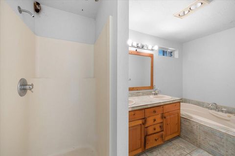 Tiny photo for 1931 Sleepy Hollow Loop, Grants Pass, OR 97527 (MLS # 220214950)