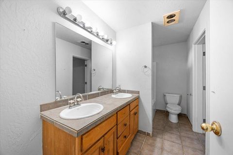 Tiny photo for 1931 Sleepy Hollow Loop, Grants Pass, OR 97527 (MLS # 220214950)