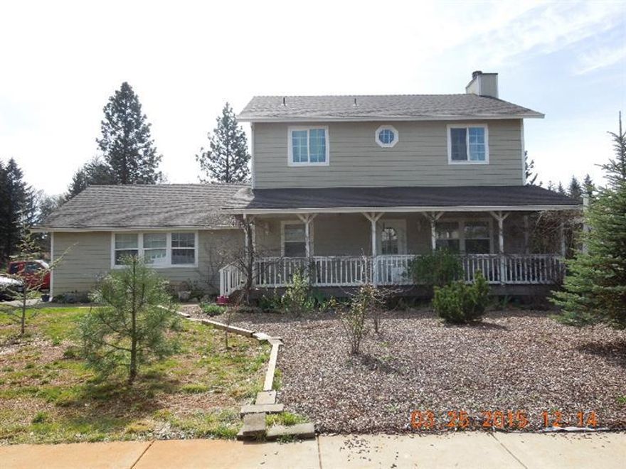 Spacious two-story single family home on a double cul-de-sac in a quiet, comfortable subdivision of Cave Junction. This 3 bedroom 2.5 bathroom home has lots of windows that allow plenty of natural light into the home.