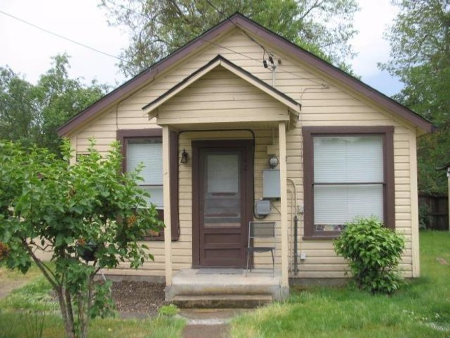 Cute Cottage located close to town, 1 bedroom 1 bathroom, 560 sqft with gas heat and lean to for storage. Own your own manageable sized home for way less than renting. This adorable small 1 bedroom cottage built in 1940 but has been well maintained and is super cute. Great for one person or perfect rental.