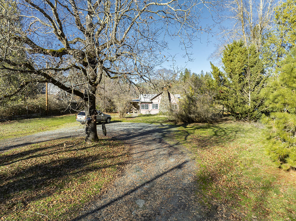 163 Genverna Glen