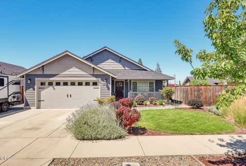 Photo of 2210 Westwood Drive, Medford, OR 97501 (MLS # 220225963)