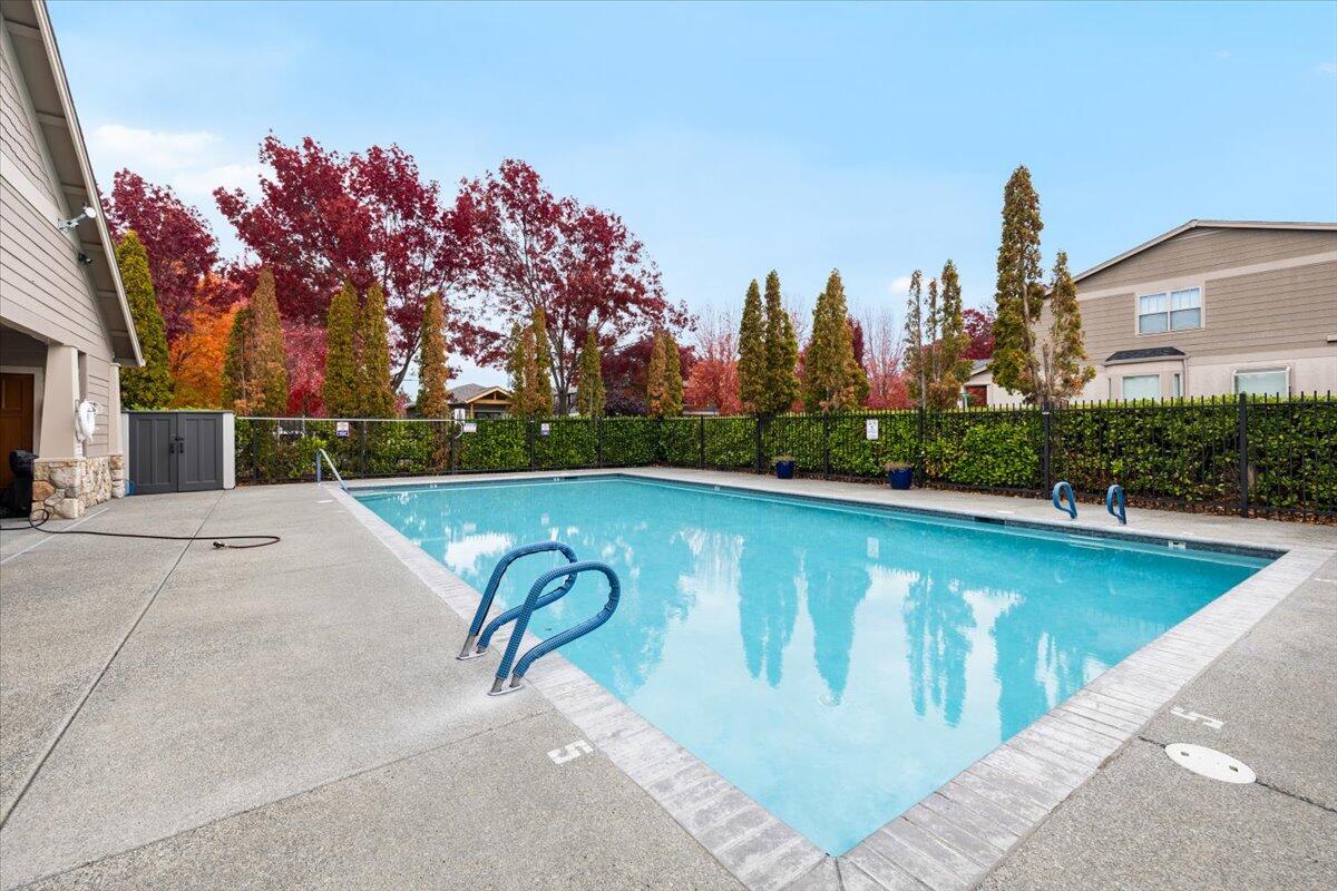 Alderwood Townhomes - Residential