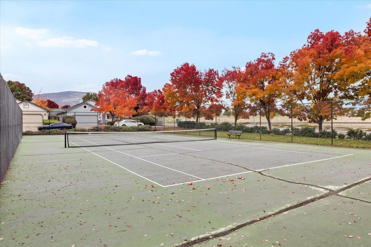 Alderwood Townhomes - Residential