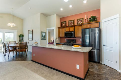 Tiny photo for 3728 SW 29th Street, Redmond, OR 97756 (MLS # 220216992)