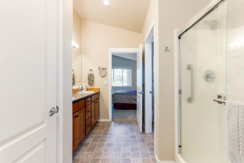 Tiny photo for 3728 SW 29th Street, Redmond, OR 97756 (MLS # 220216992)