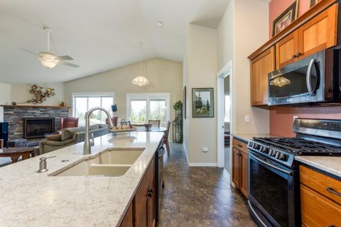 Tiny photo for 3728 SW 29th Street, Redmond, OR 97756 (MLS # 220216992)