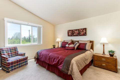 Tiny photo for 3728 SW 29th Street, Redmond, OR 97756 (MLS # 220216992)