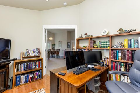 Tiny photo for 3728 SW 29th Street, Redmond, OR 97756 (MLS # 220216992)