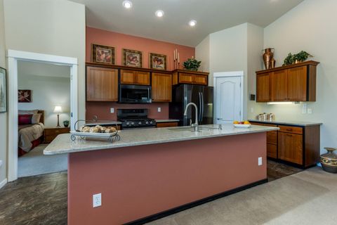 Tiny photo for 3728 SW 29th Street, Redmond, OR 97756 (MLS # 220216992)