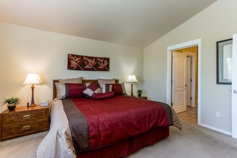 Tiny photo for 3728 SW 29th Street, Redmond, OR 97756 (MLS # 220216992)