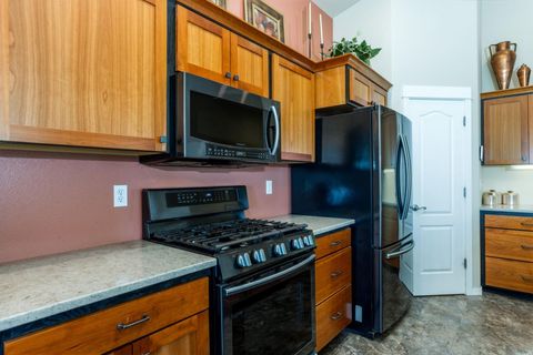 Tiny photo for 3728 SW 29th Street, Redmond, OR 97756 (MLS # 220216992)