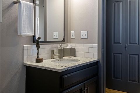 Tiny photo for 309 S Jefferson Way, Sisters, OR 97759 (MLS # 220220082)