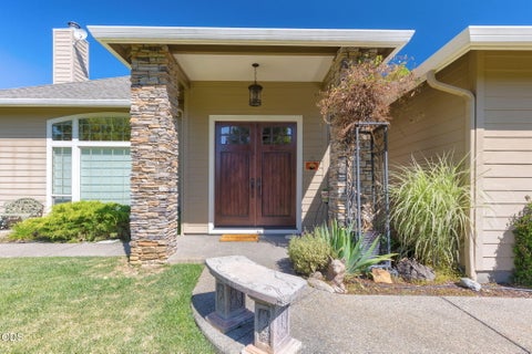 Tiny photo for 212 Isabella Lane, Grants Pass, OR 97526 (MLS # 220223814)