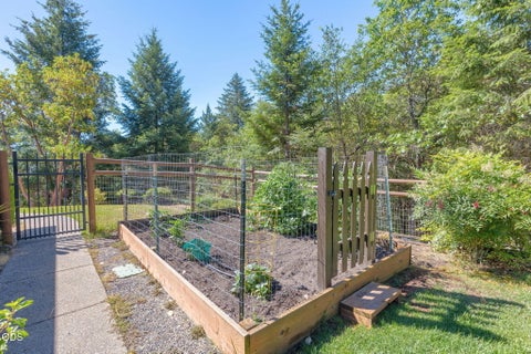 Tiny photo for 212 Isabella Lane, Grants Pass, OR 97526 (MLS # 220223814)