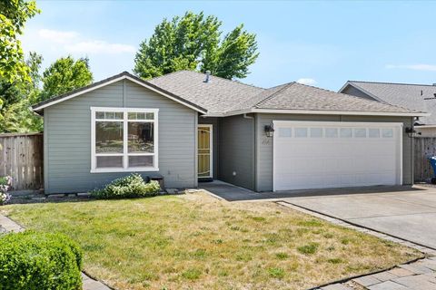 414 Westminster Drive Eagle Point OR 97524