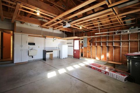 Tiny photo for 3011 Edgewood Drive, Medford, OR 97504 (MLS # 220220142)