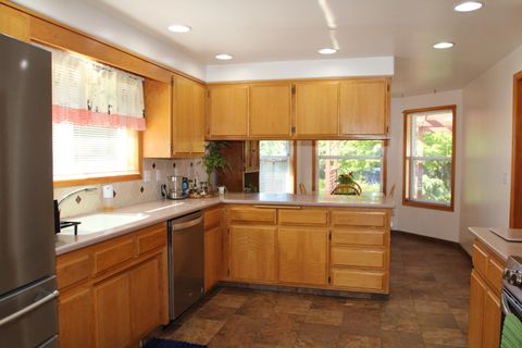 Tiny photo for 3011 Edgewood Drive, Medford, OR 97504 (MLS # 220220142)