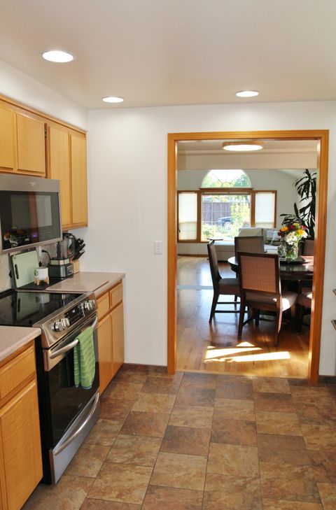 Tiny photo for 3011 Edgewood Drive, Medford, OR 97504 (MLS # 220220142)