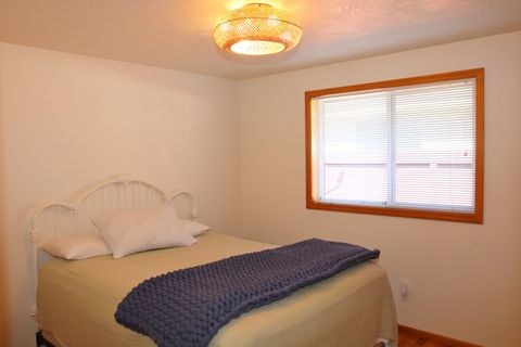 Tiny photo for 3011 Edgewood Drive, Medford, OR 97504 (MLS # 220220142)