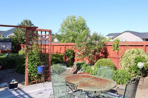 Tiny photo for 3011 Edgewood Drive, Medford, OR 97504 (MLS # 220220142)