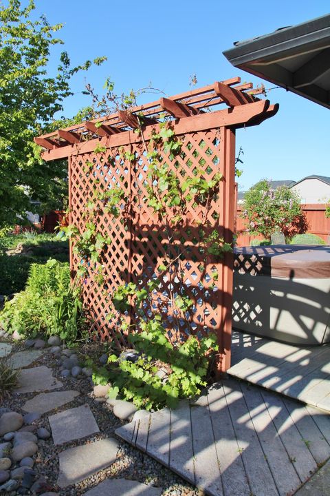 Tiny photo for 3011 Edgewood Drive, Medford, OR 97504 (MLS # 220220142)