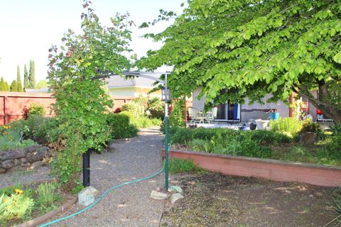 Tiny photo for 3011 Edgewood Drive, Medford, OR 97504 (MLS # 220220142)