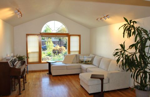 Tiny photo for 3011 Edgewood Drive, Medford, OR 97504 (MLS # 220220142)