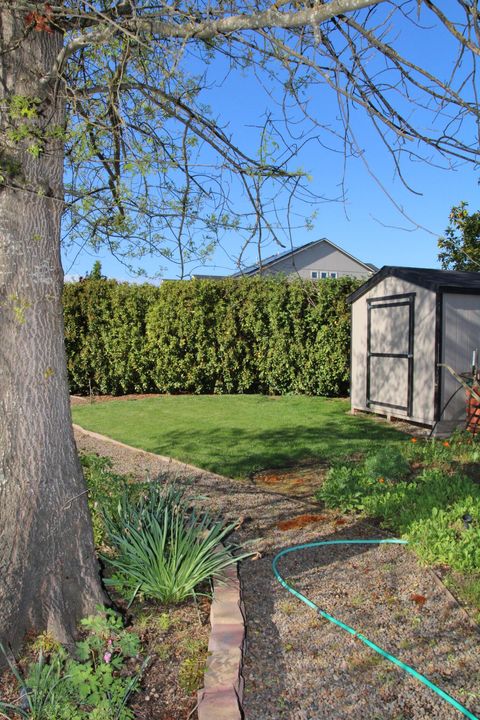 Tiny photo for 3011 Edgewood Drive, Medford, OR 97504 (MLS # 220220142)