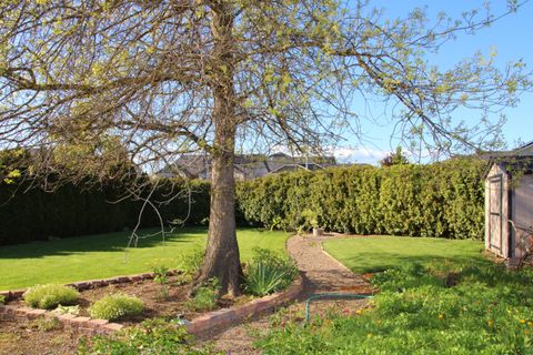 Tiny photo for 3011 Edgewood Drive, Medford, OR 97504 (MLS # 220220142)