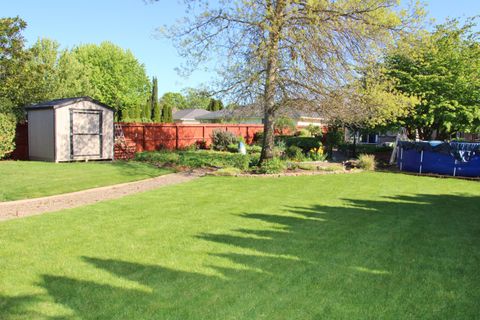 Tiny photo for 3011 Edgewood Drive, Medford, OR 97504 (MLS # 220220142)