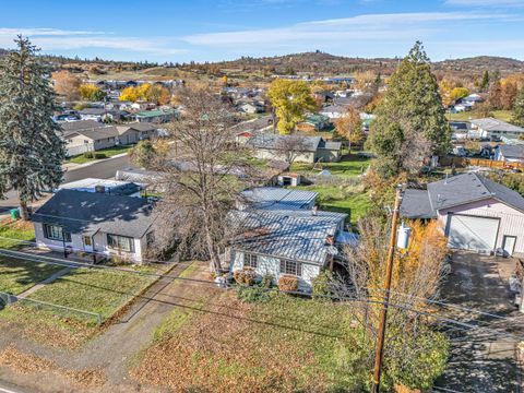 Tiny photo for 620 S Royal Avenue, Eagle Point, OR 97524 (MLS # 220212134)