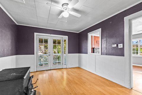 Tiny photo for 620 S Royal Avenue, Eagle Point, OR 97524 (MLS # 220212134)